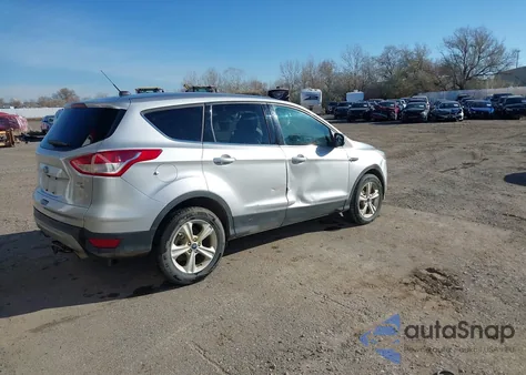 2015 Ford Escape Se z USA, uszkodzony, nr VIN 1FMCU9G92FUA79940